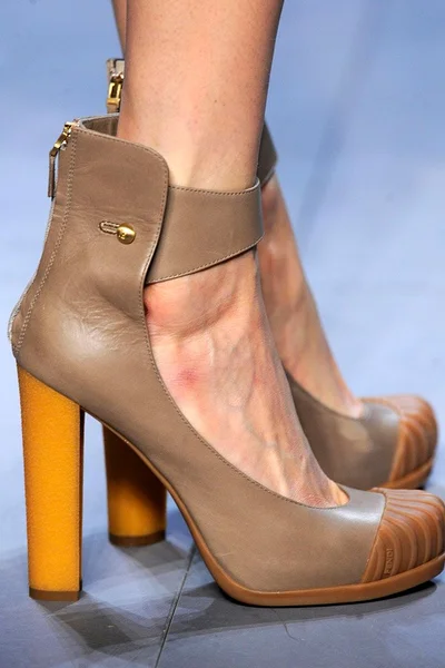 Look 25